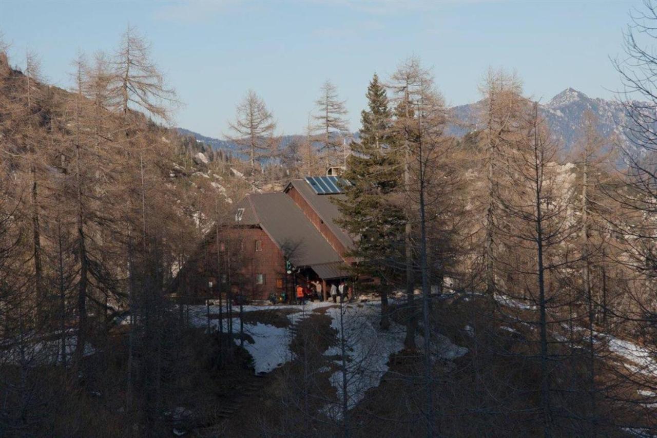 ホテル Erjavceva Mountain Hut At Vrsic Pass クランスカゴーラ エクステリア 写真