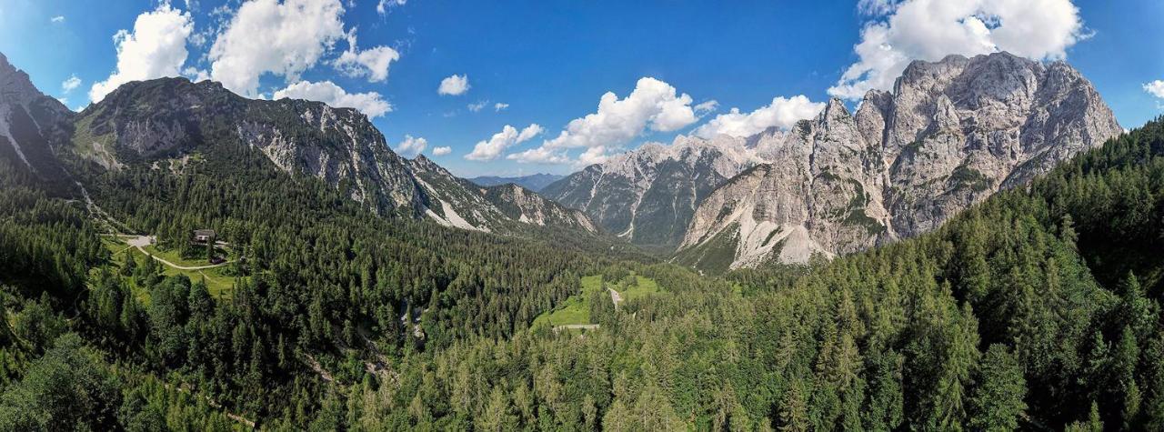 ホテル Erjavceva Mountain Hut At Vrsic Pass クランスカゴーラ エクステリア 写真