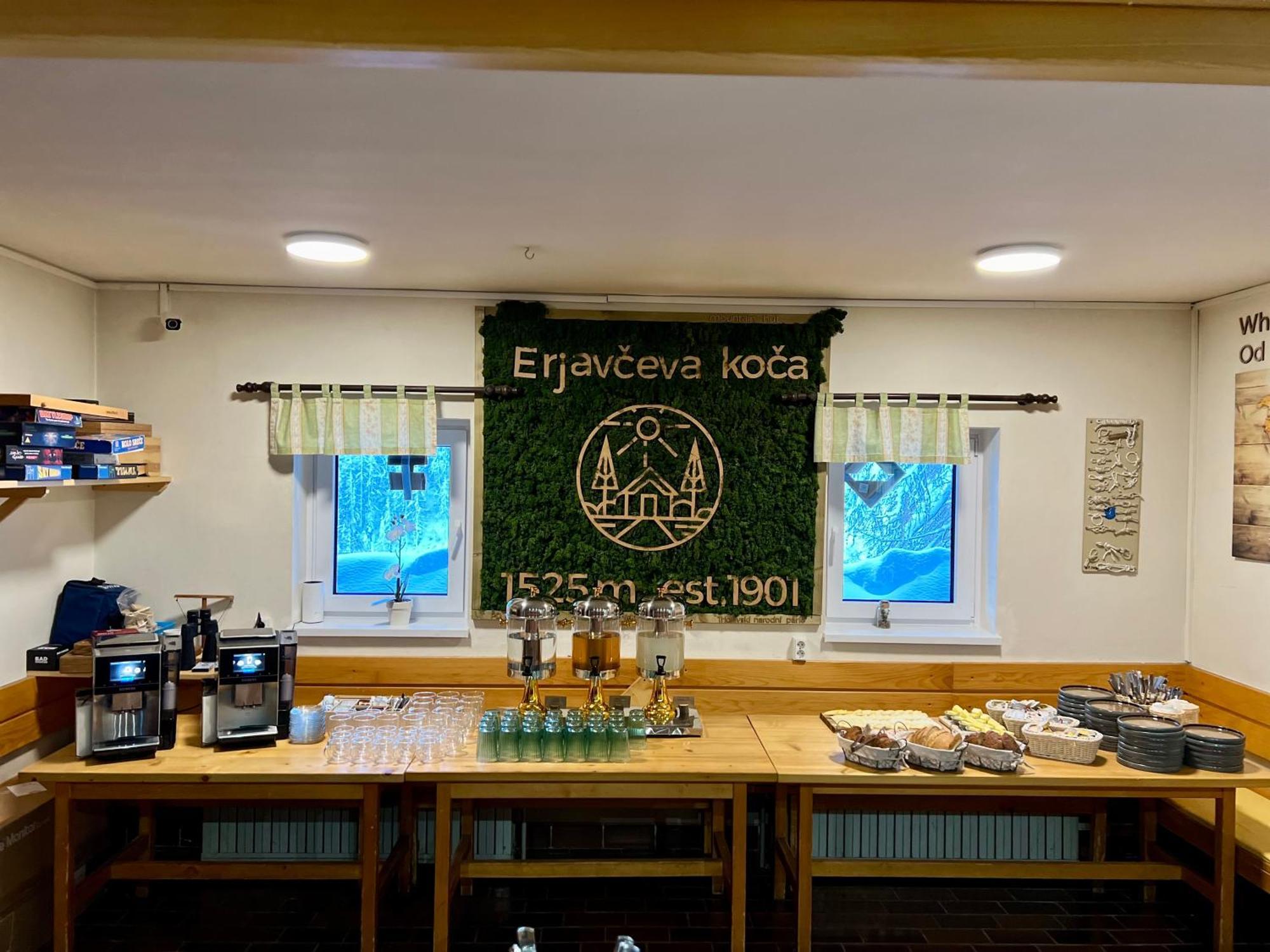 ホテル Erjavceva Mountain Hut At Vrsic Pass クランスカゴーラ エクステリア 写真